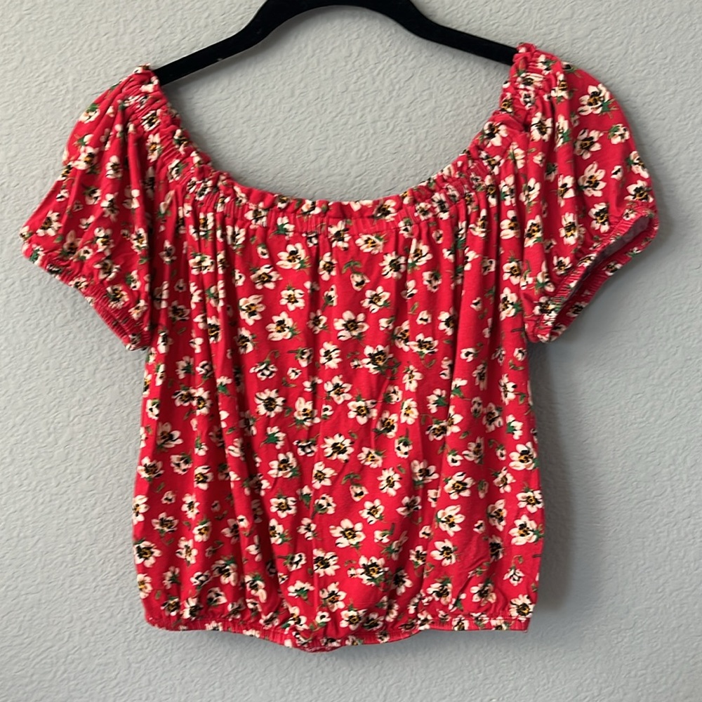 Adorable Chloe and Katie women’s M floral summer crop top, red, elastici… - Picture 6 of 7